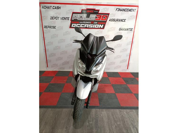 YAMAHA X-MAX 125