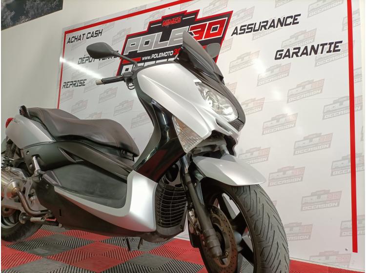 YAMAHA X-MAX 125