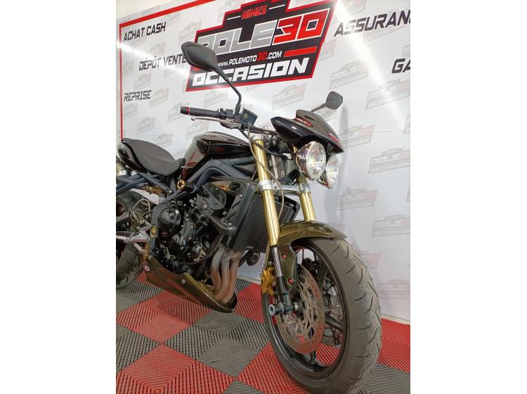 TRIUMPH STREET TRIPLE 675