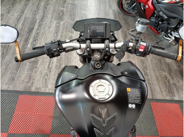 YAMAHA MT-09 (170€/mois*) (garantie 1an)