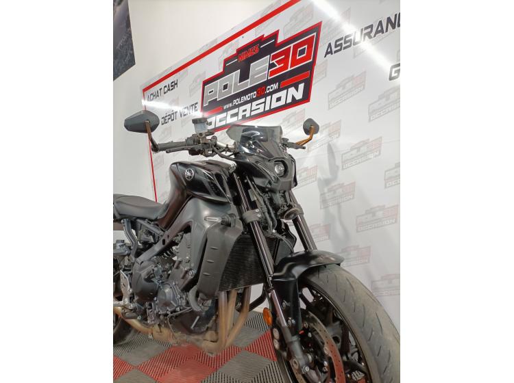 YAMAHA MT-09 (170€/mois*) (garantie 1an)