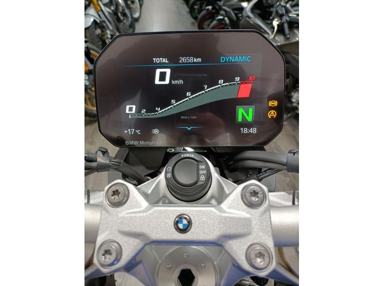 BMW F 900 R (165€/mois*) (garantie 1an)