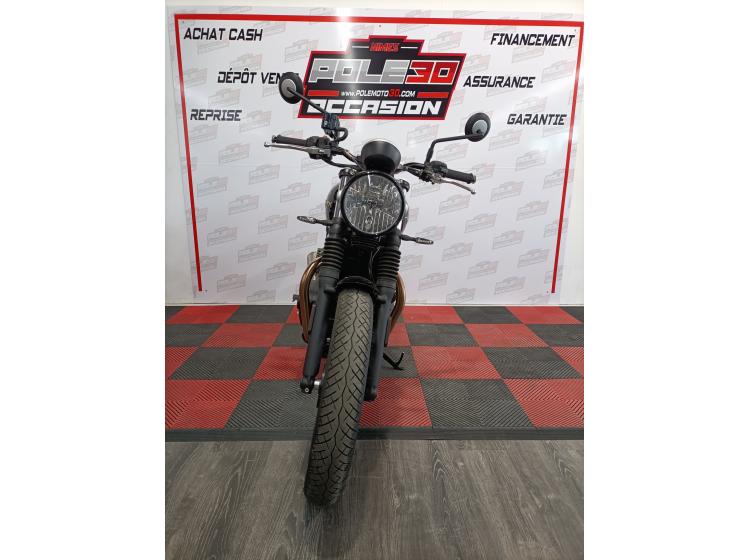 TRIUMPH STREET TWIN  900