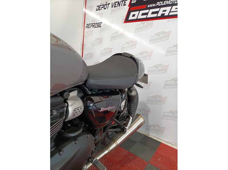 TRIUMPH STREET TWIN  900