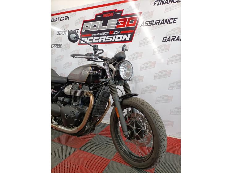 TRIUMPH STREET TWIN  900