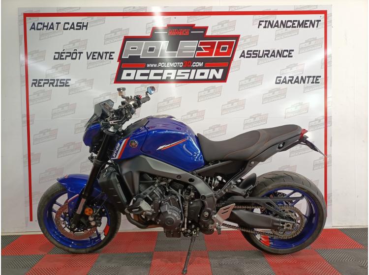 YAMAHA MT-09 (186€/mois*) (garantie 1 an)