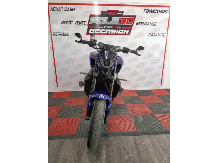 YAMAHA MT-09 (186€/mois*) (garantie 1 an)