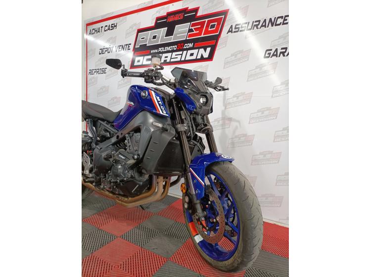 YAMAHA MT-09 (186€/mois*) (garantie 1 an)