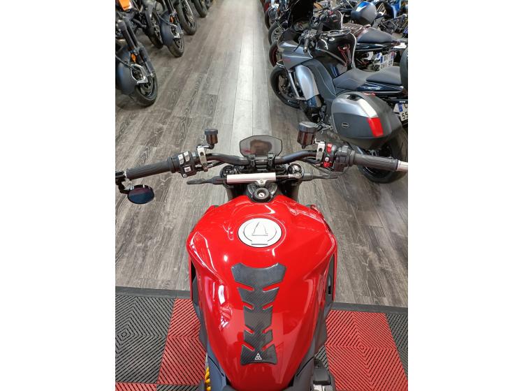 DUCATI STREETFIGHTER V2