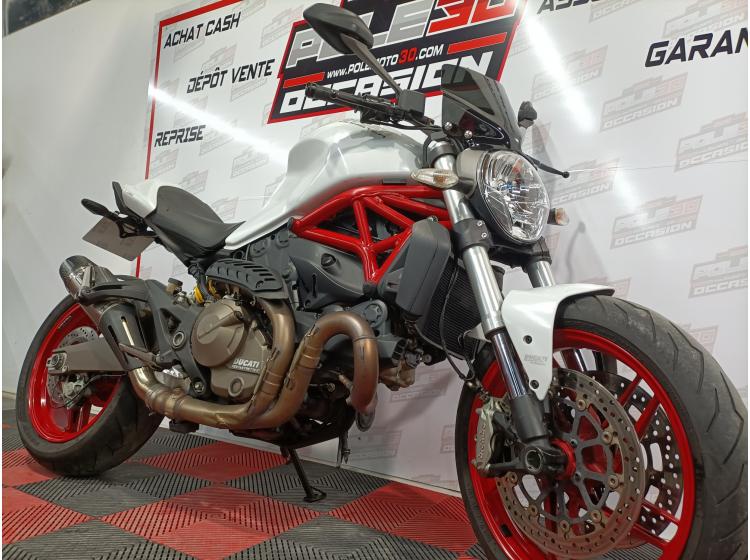 DUCATI MONSTER 821 (148€/mois*) (garantie 1 an )