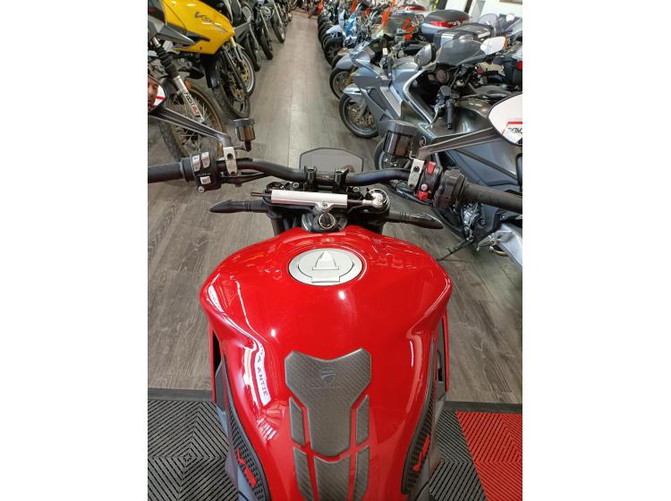 DUCATI STREETFIGHTER V2 (244€/mois*) (garantie 1an)