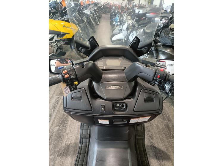 SUZUKI BURGMAN 650 EXECUTIVE