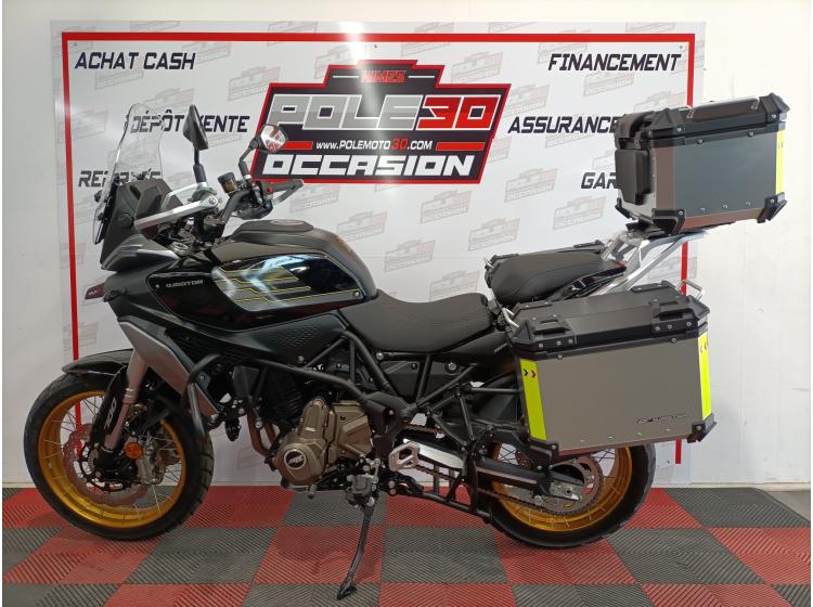 QJ MOTOR SRT 700 SX