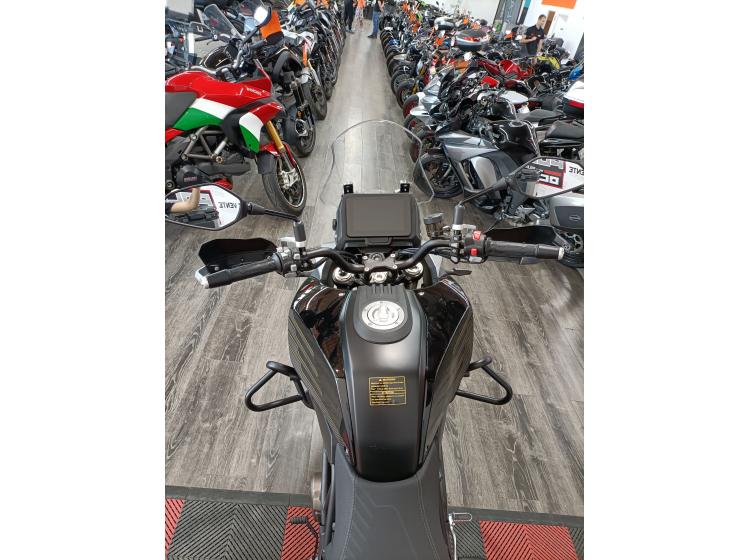 QJ MOTOR SRT 700 SX
